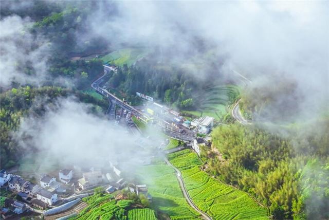 徽州区大灵山旅游度假区航拍。