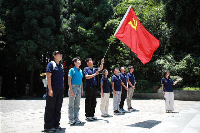 中国地质大学（武汉）测地明理宣讲团师生一行赴贵州开展社会实践活动