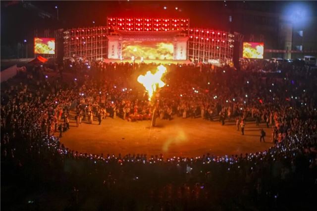 摄图网_501590762_banner_白族火把节（企业商用）.jpg