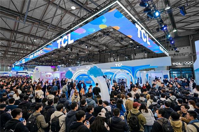 TCL实业AWE 2026焕新打造品牌活力乐园，“屏显+AI”让智慧生活